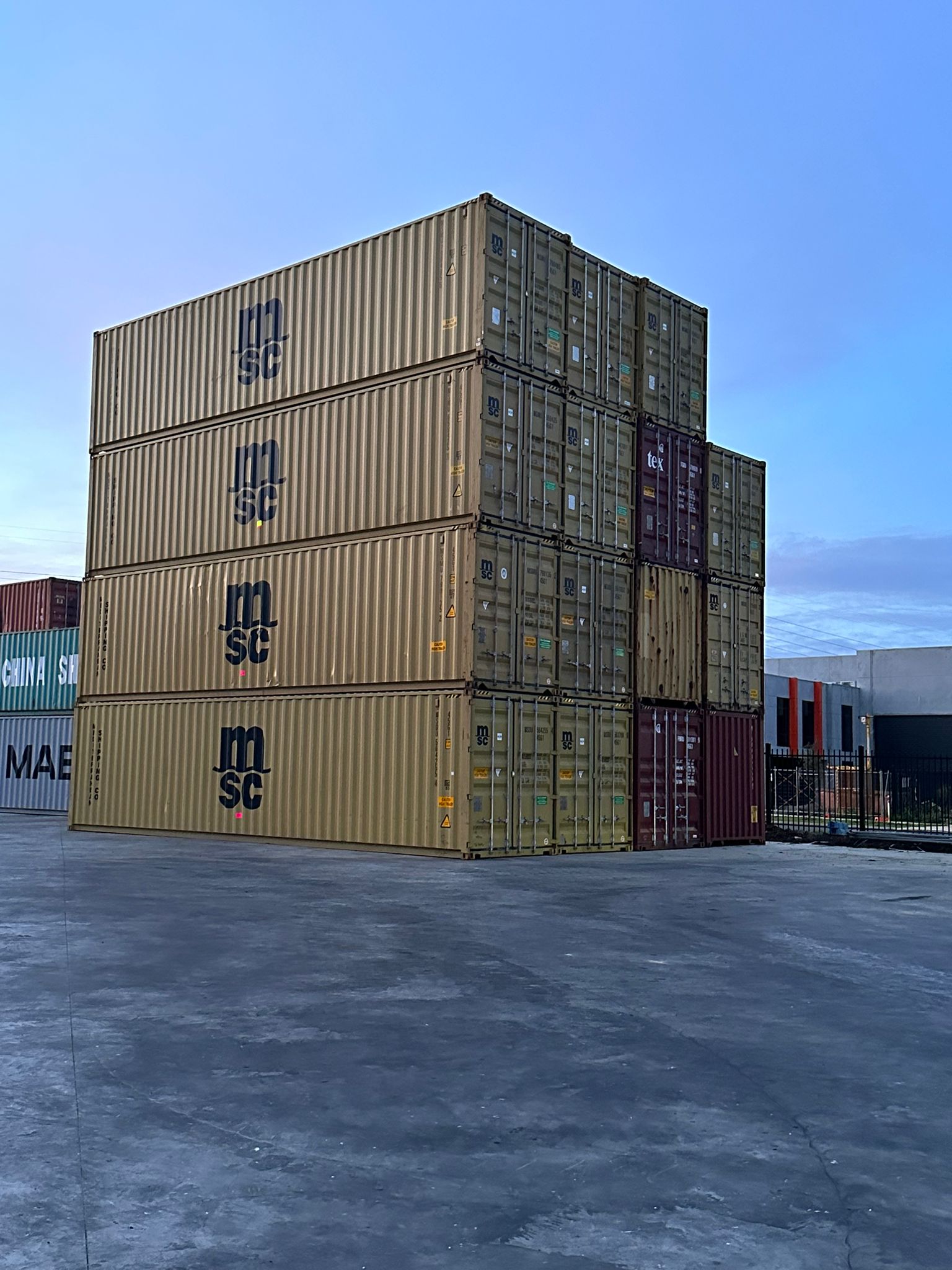 Akbar Container